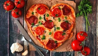 Światowy Dzień Pizzy: dlaczego włoski placek podbił nasze serca?